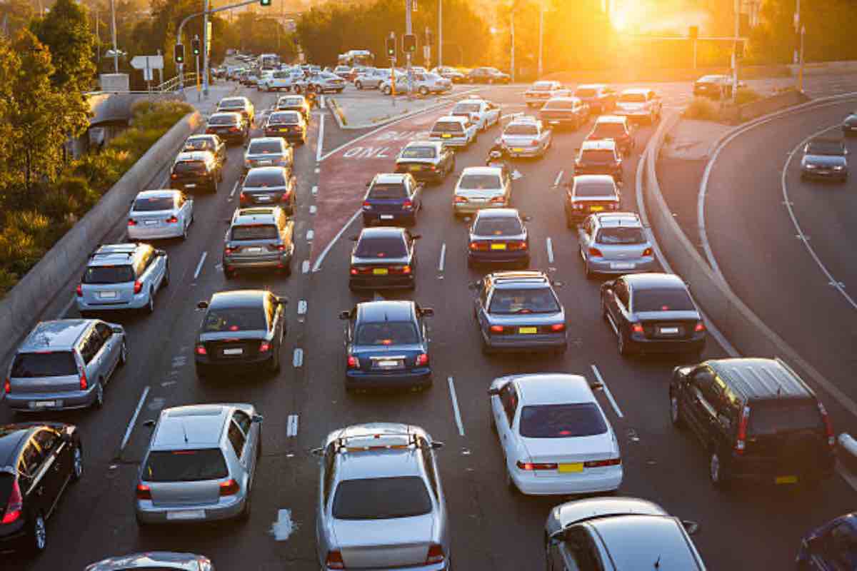 Auto traffico paradosso