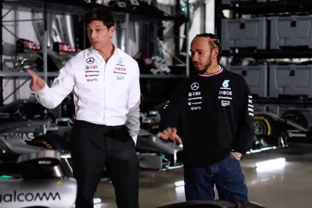 Hamilton, Mercedes non cambia il nero della propria livrea