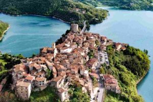 Castel di Tora cosa vedere e fare